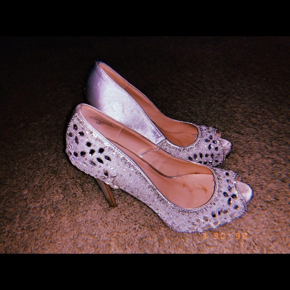 Heals - Picture 3 of 5